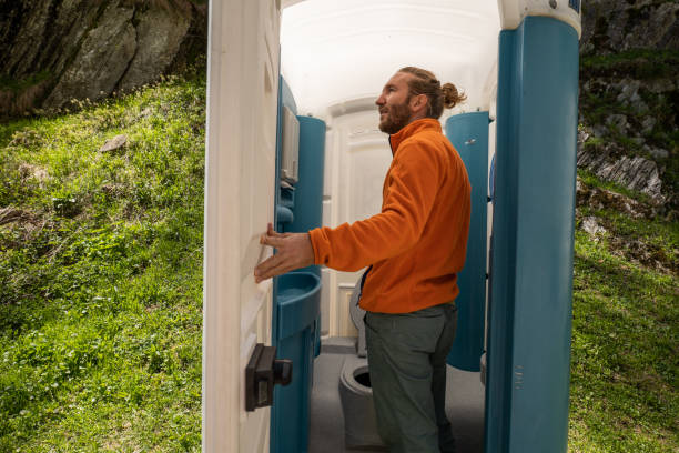 Best Construction site porta potty rental  in Deerfield, IL